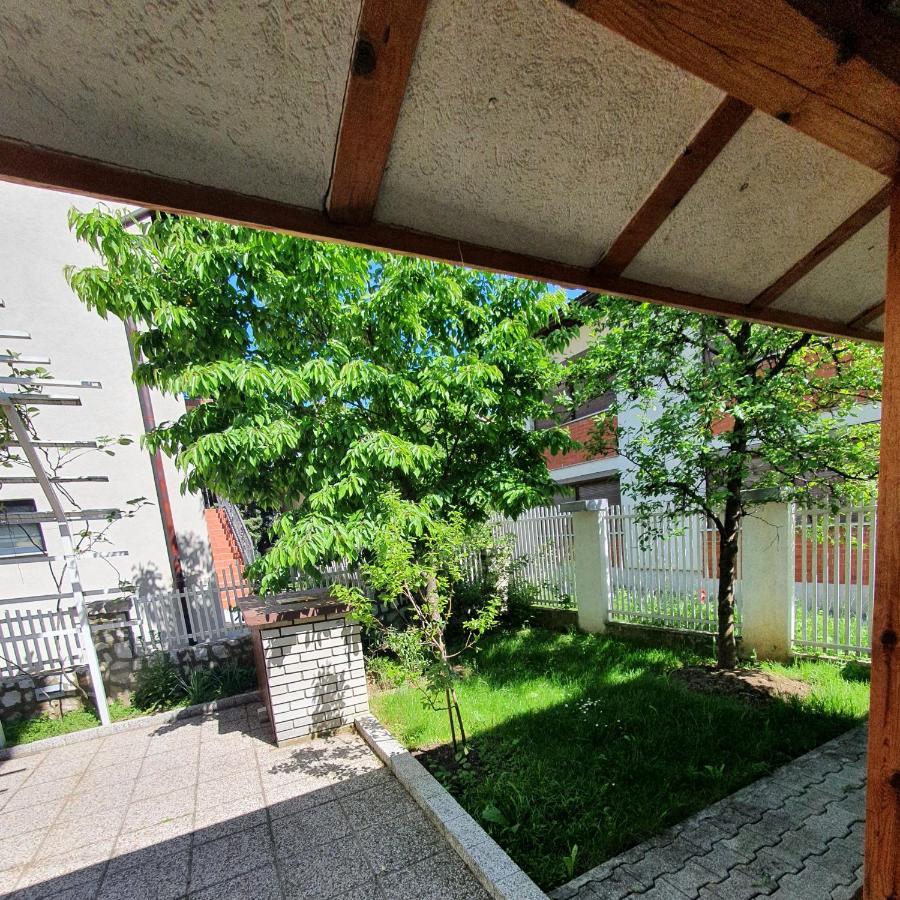 Apartments Arna Visoko Extérieur photo